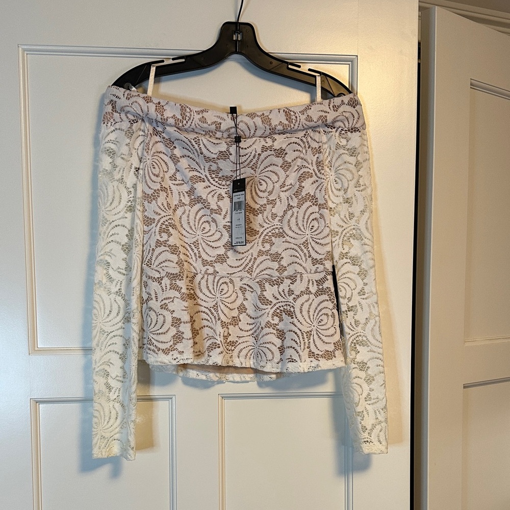 NWT BCBG MaxAzria White Lace Peplum Off-Shoulder Lace Top